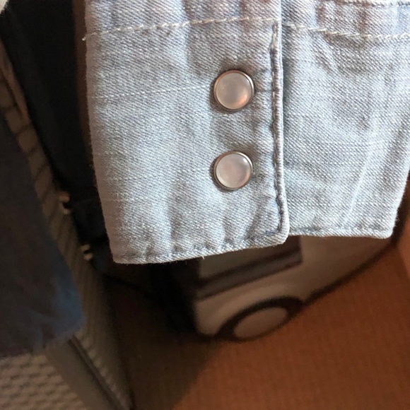 NWT LEVIS Denim Jean Button Snap Shirt - Picture 5 of 6
